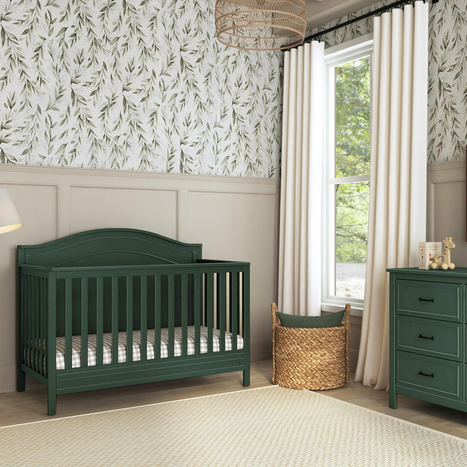 Davinci Charlie 4 - in - 1 Convertible Crib. Greenguard Gold Certified. Forest Green